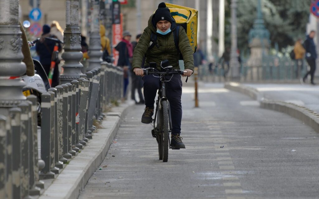 介護食事を自宅で手軽に楽しむための宅配サービスは？